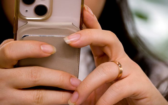 Article Image for Technology in Skincare From Devices to Apps