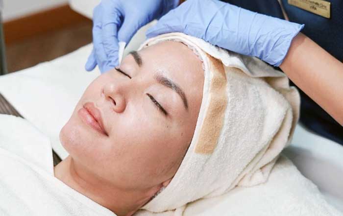 Understanding the Differences in Womens Salon Clinic Face Treatments